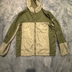 Under Armour Men's Green and Beige Windbreaker